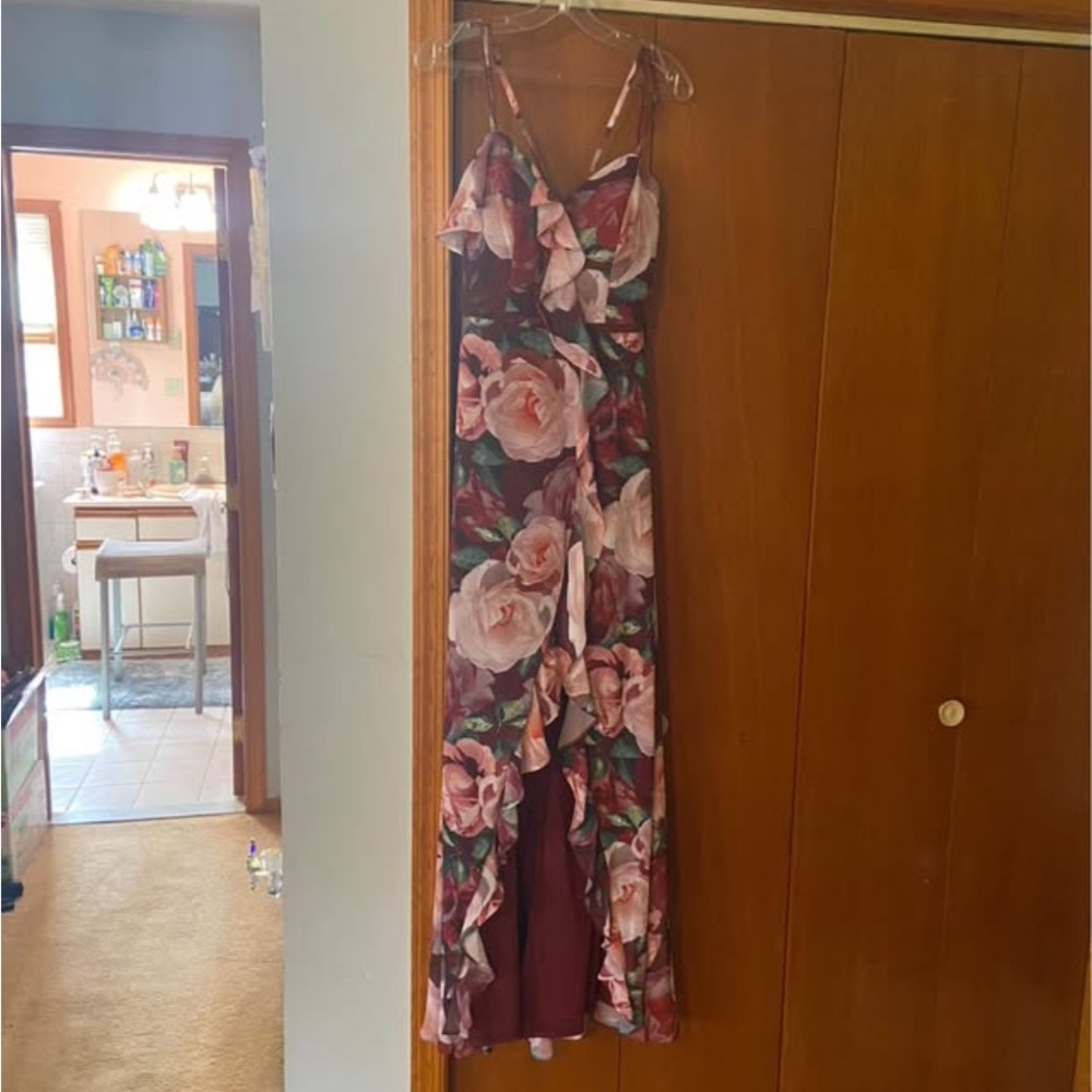 Cachet Burgundy Floral Maxi Dress